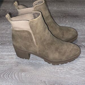 Women’s ankle boots